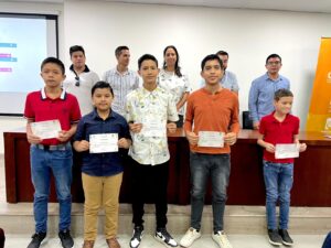 Éxito total en curso vacacional de robótica