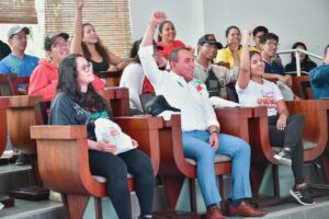 Jóvenes disfrutan del campamento Uniendo Huellas