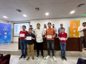 Éxito total en curso vacacional de robótica