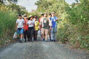 Jóvenes disfrutan del campamento Uniendo Huellas